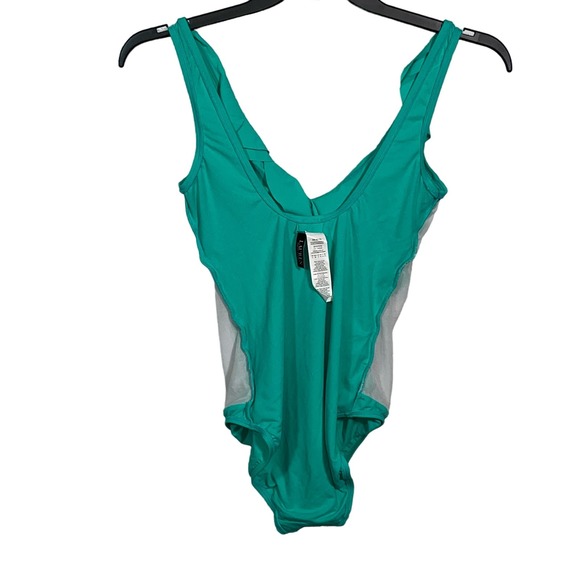 Lauren Ralph Lauren Tummy-Control Underwire Ruffled One-Piece Swimsuit 8 - Picture 11 of 11